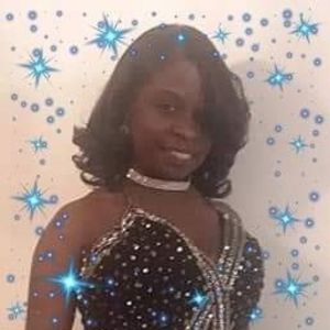 Meet your Posher, Dionne